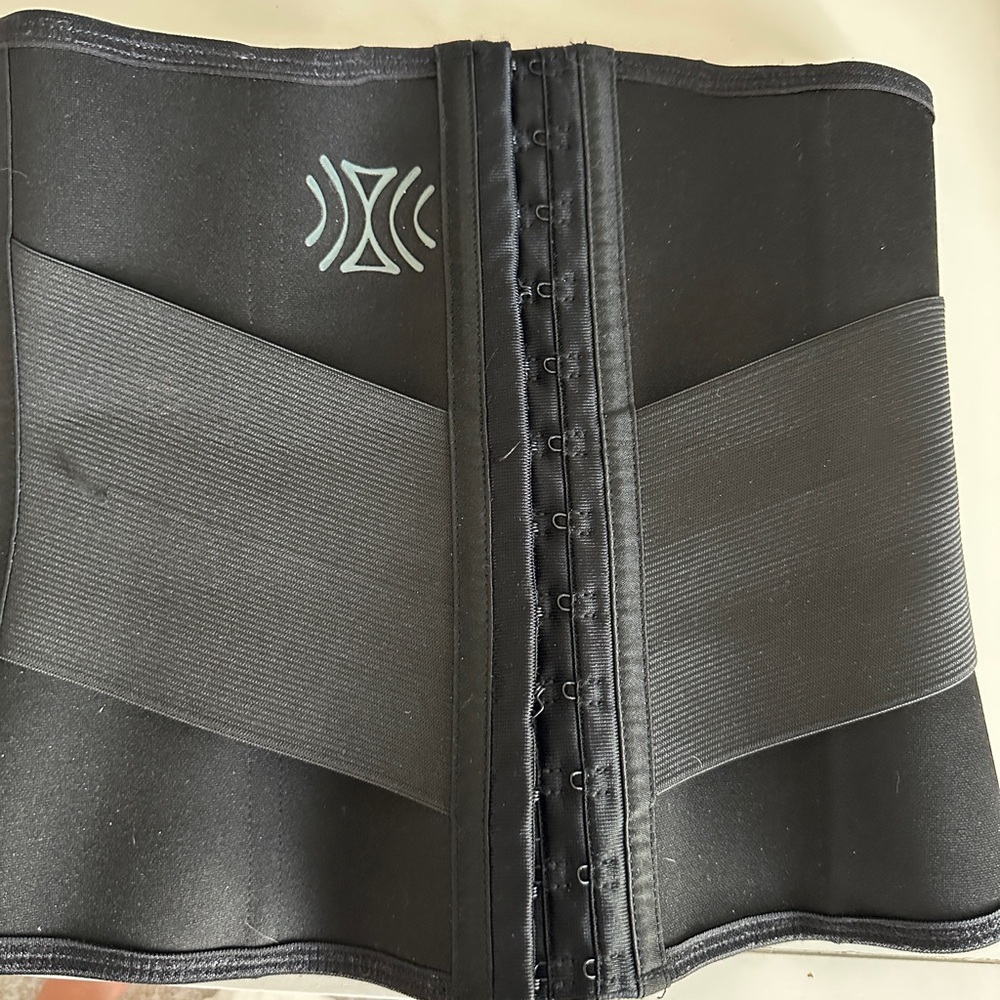 Slimtum waist trainer!